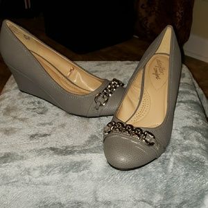 Gray wedge shoes